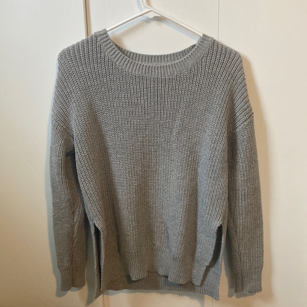 Grey long sleeve sweater, FOREVER 21, size small, never worn.